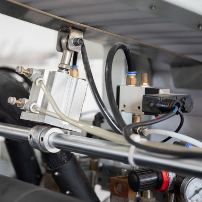 5.5kw エンド 電動駆動フィルム切断回巻き機 アルミホイール印刷用
