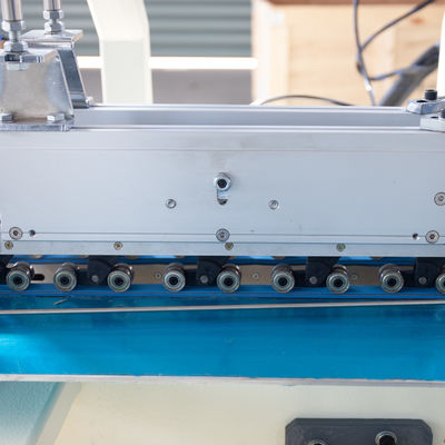 アルミニウムホイルロールボックス折りたたみのための自動ボックス作成フォルダーグルーパーペーシングマシン
