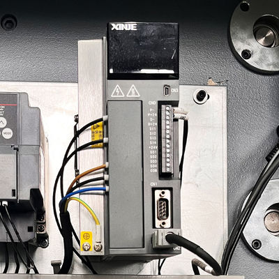 全自動 4 スピンドル クリップフィルム アルミホイールロール リローディングマシン